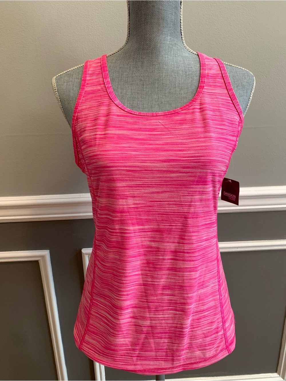 Danskin Now Sports Tank Top Women's Medium (8-10) Pink Racerback Dri More Active